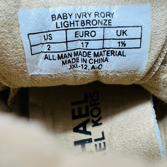 MICHAEL KORS SPARKLY GOLD BABY SNEALERS SIZE 2 VELCRO AND ZIPS - Picture 7 of 10